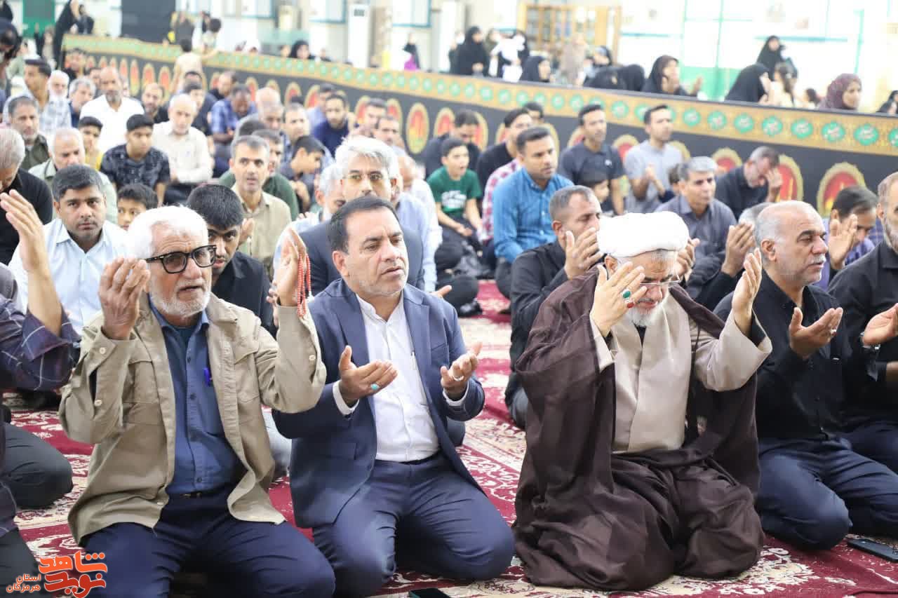 تحویل سال نو در گلزار شهدای شهرستان بندرعباس