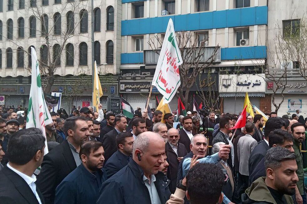 مراسم روز جهانی قدس در تهران و سایر شهرهای کشور آغاز شد/ «علی العهد یا قدس»