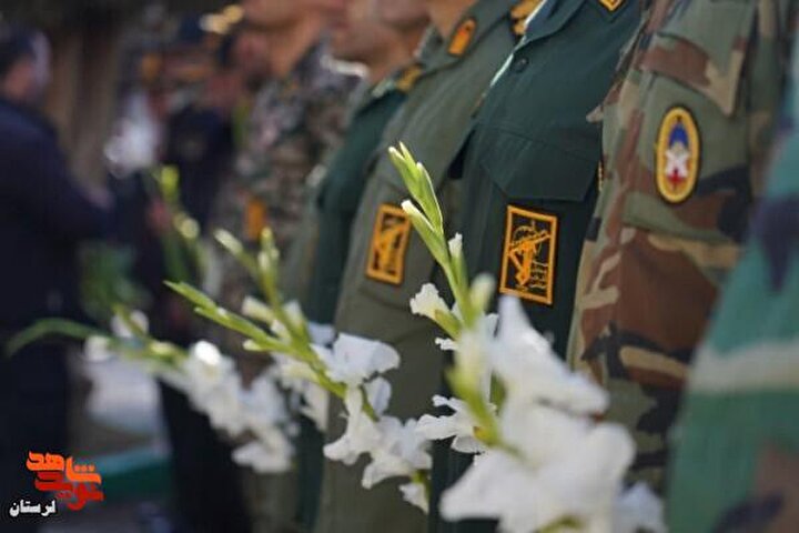 برگزاری آئین میهمانی لاله ها به مناسبت ایام الله دهه مبارک فجر در گلزار شهدای خرم آباد