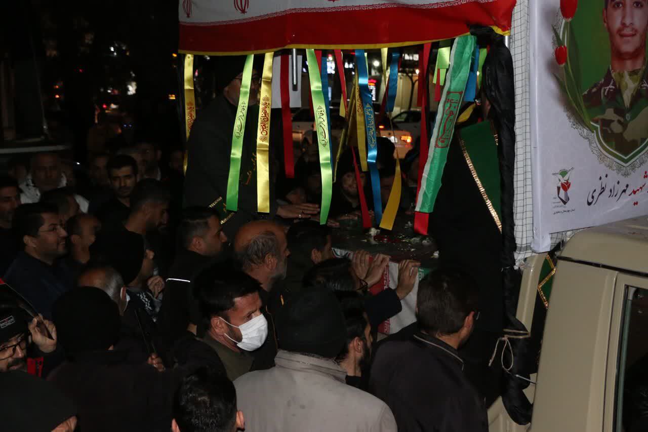 شهرکرد در سوگ دو سرباز شهید وطن؛ بدرقهای باشکوه از میدان ایمان تا اردل شهرکرد در سوگ دو سرباز شهید وطن؛ بدرقهای باشکوه از میدان ایمان تا اردل