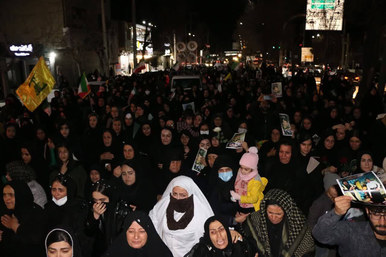 شهرکرد در سوگ دو سرباز شهید وطن؛ بدرقهای باشکوه از میدان ایمان تا اردل شهرکرد در سوگ دو سرباز شهید وطن؛ بدرقهای باشکوه از میدان ایمان تا اردل