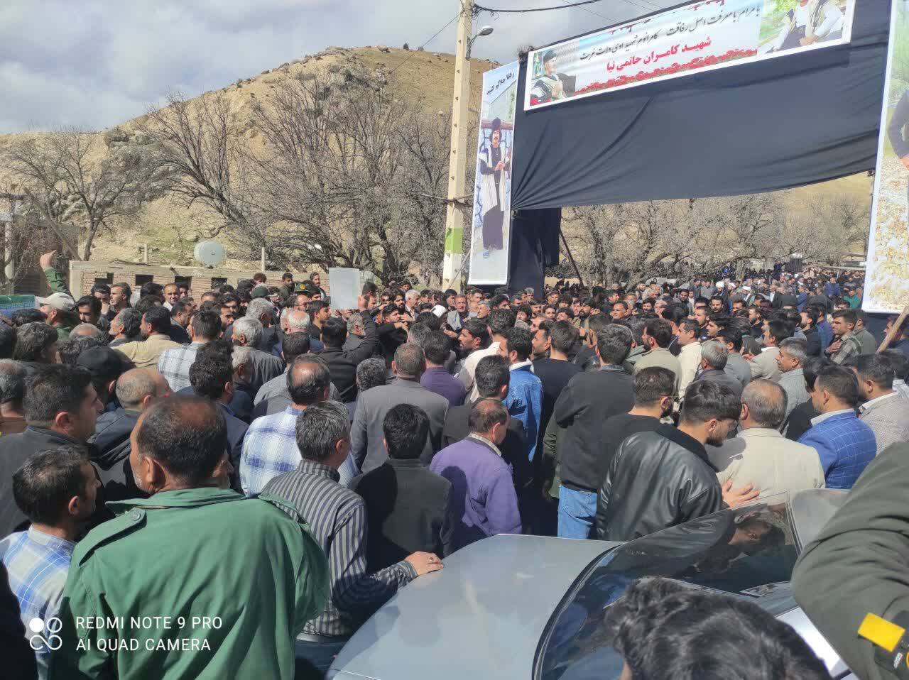 چهارمحالوبختیاری در سوگ دو شهید؛ پیکر «مهدی عباسی» در برجویی و «جعفر حاتمینیا» در میانکوه آرام گرفتند چهارمحالوبختیاری در سوگ دو شهید؛ پیکر «مهدی عباسی» در برجویی و «جعفر حاتمینیا» در میانکوه آرام گرفتند