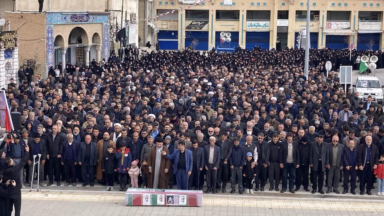 چهارمحالوبختیاری در سوگ دو شهید؛ پیکر «مهدی عباسی» در برجویی و «جعفر حاتمینیا» در میانکوه آرام گرفتند چهارمحالوبختیاری در سوگ دو شهید؛ پیکر «مهدی عباسی» در برجویی و «جعفر حاتمینیا» در میانکوه آرام گرفتند