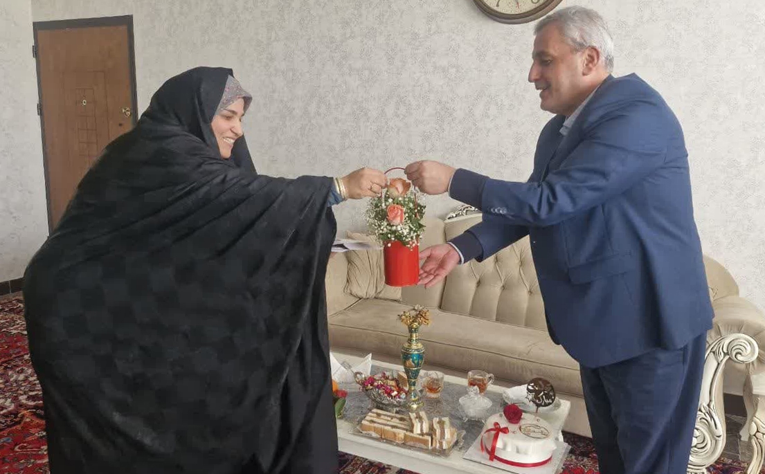 سلمانی دختران شهدای استان را مورد تکریم قرار داد
