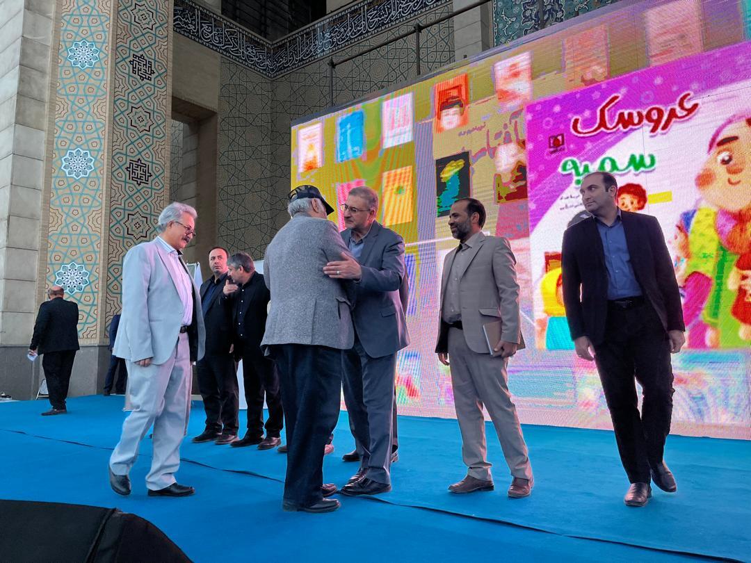 گزارش مراسم رونمایی از ۳۶ عنوان اثر تازه‌ «نشر شاهد»