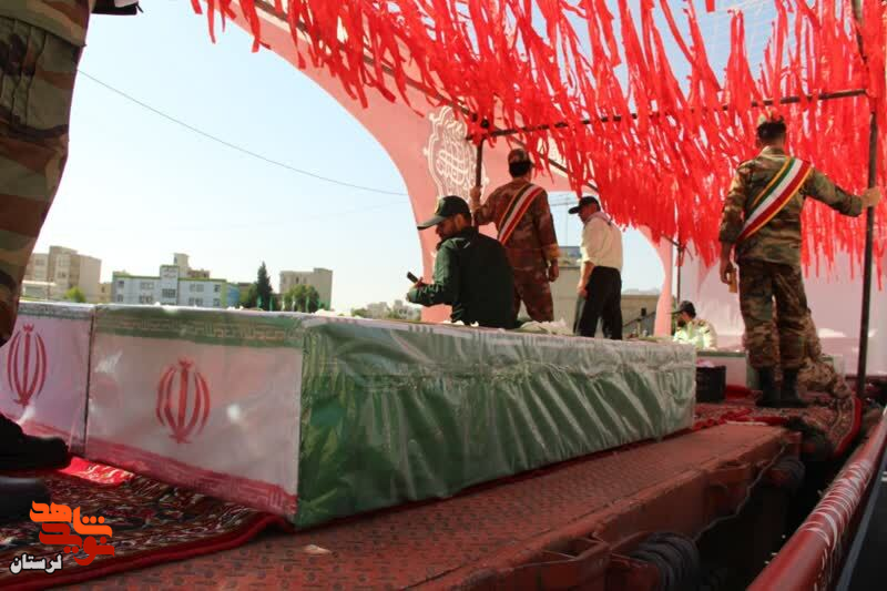 وداع با قهرمانان جاوید