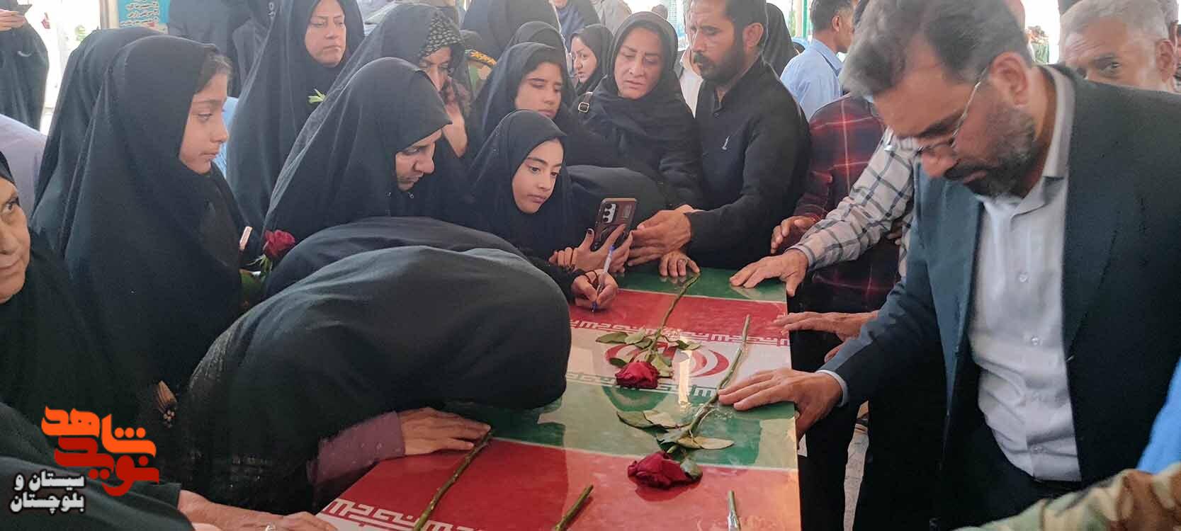 مراسم وداع با پیکر شهید اهل سنت«جلال نوکری» و گرامیداشت سوم خرداد در زاهدان برگزار شد