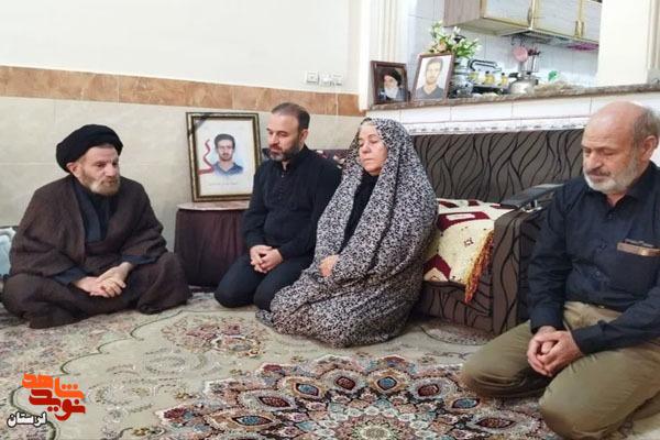 دیدار نماینده ولی فقیه در لرستان با خانواده‌های شهدای اقتدار بروجرد