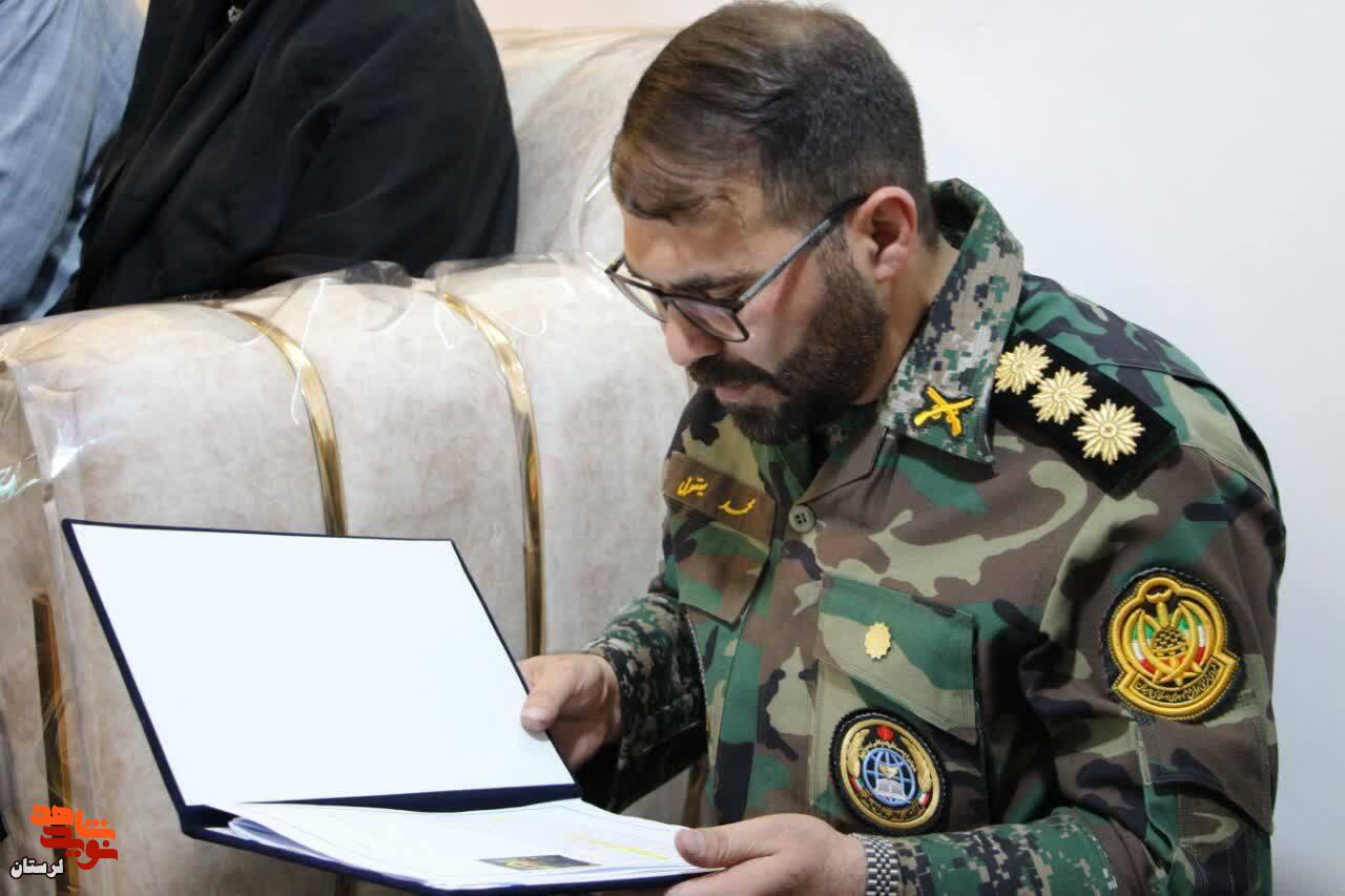 دیدار امیر «کیومرث حیدری» با خانواده شهدای ارتش لرستان