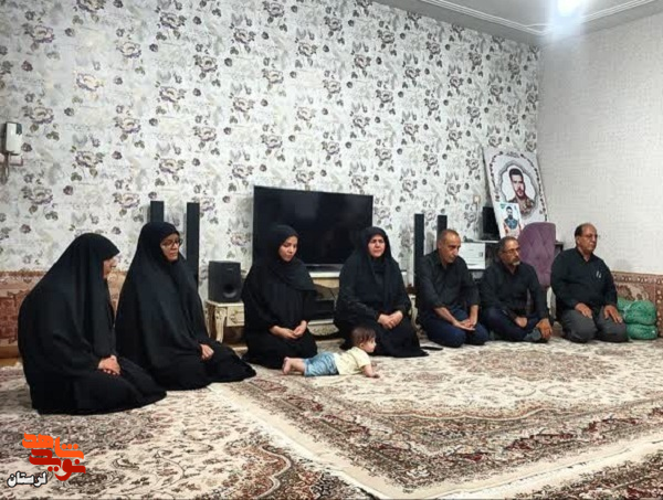 دیدار فرمانده سپاه لرستان با خانواده شهدای اقتدار در بروجرد