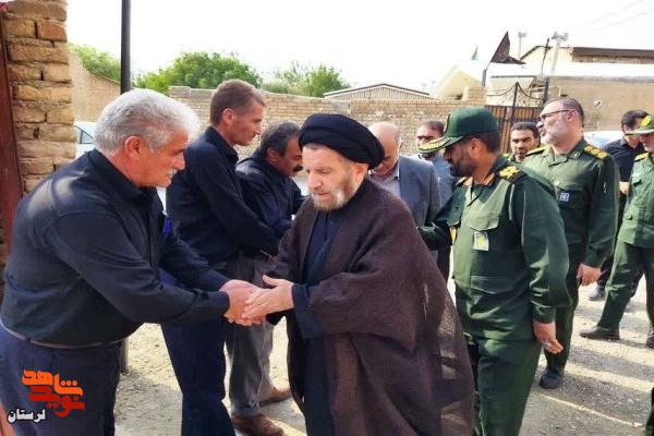 نماینده ولی فقیه در لرستان با خانواده شهدای دفاع مقدس 12 روزه دیدار کرد