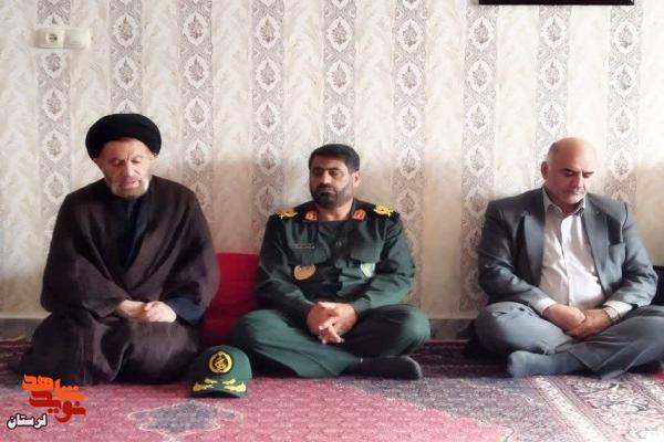 نماینده ولی فقیه در لرستان با خانواده شهدای دفاع مقدس 12 روزه دیدار کرد