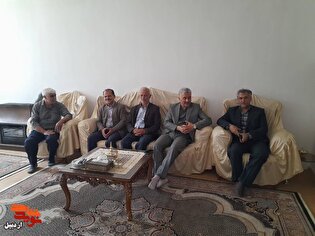 بر آن عهدی که بسته ایم هستیم