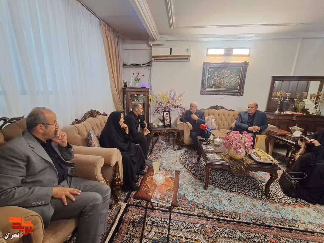 دیدار مدیرکل بنیاد شهید تهران با خانواده سردار سپهبد شهید «امیررضا لاله»