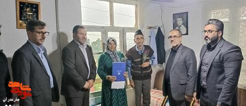 سپاسگزاری و تکریم مدیرکل بنیاد شهید و امورایثارگران مازندران از سه خانواده شهید شهرستان‌های گلوگاه و نکا