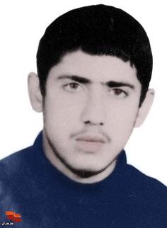 آرزویش فرستادن پدر و مادر به مکه بود