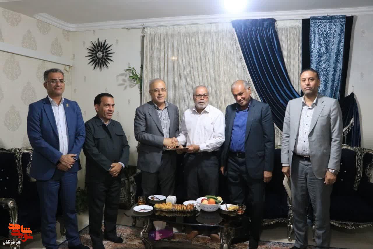 تکریم آزادگان و ایثارگران وظیفه همگانی است