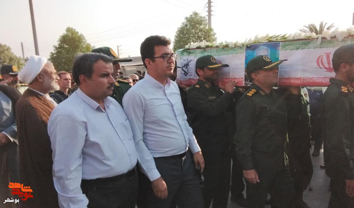 آیین تشییع پیکرشهید پاسدار «محمدمحمدی» در گلزار مطهر شهدای شهر آبپخش آیین تشییع پیکرشهید پاسدار «محمدمحمدی» در گلزار مطهر شهدای شهر آبپخش