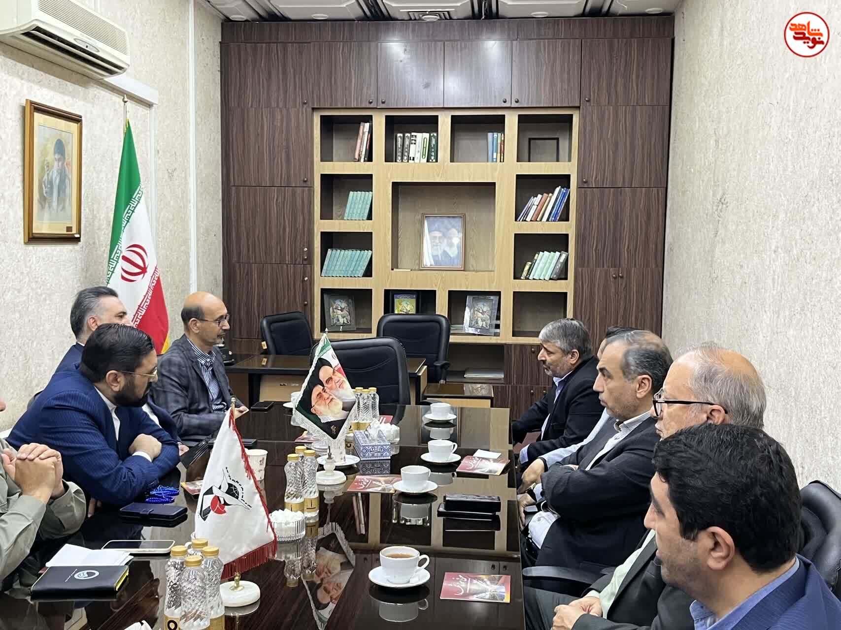 بازدید مشاور وزیر نیرو و جمعی از ایثارگران این وزارتخانه از موزه مرکزی شهدا بازدید مشاور وزیر نیرو و جمعی از ایثارگران این وزارتخانه از موزه مرکزی شهدا