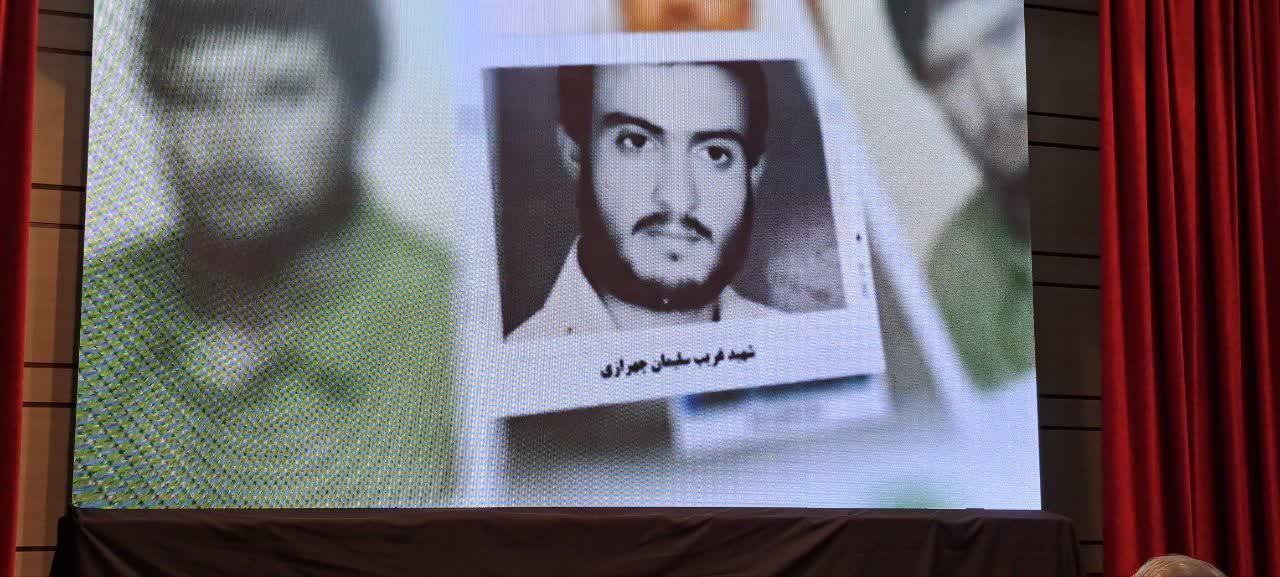 الماس‌های درخشان عنبر، یاد شهیدان غریب خود را زنده نگه داشتند