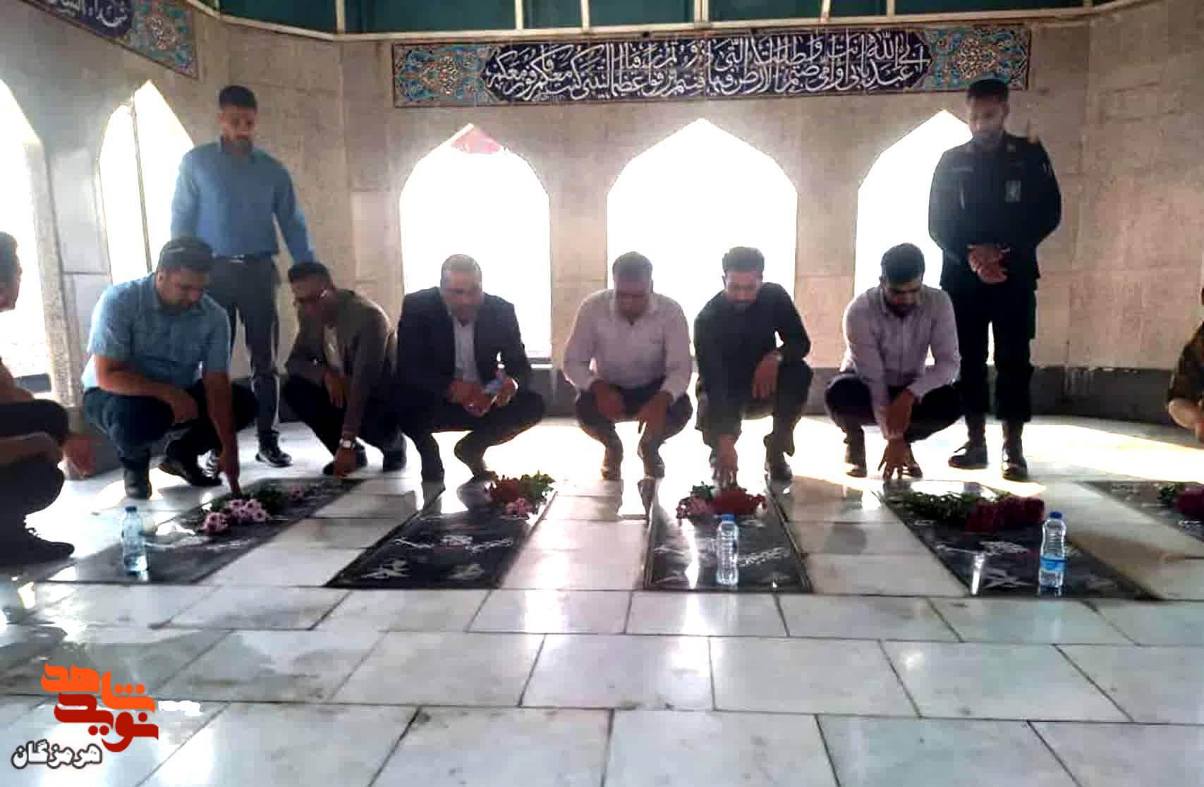 مراسم غبارروبی گلزار شهدای گمنام حاجی‌آباد