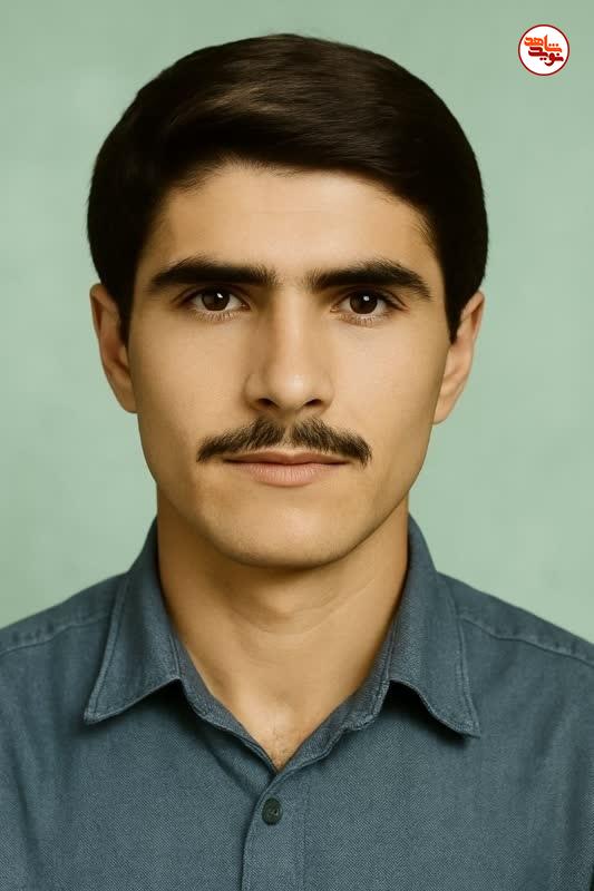 همه او را به ادب میشناسند همه او را به ادب میشناسند