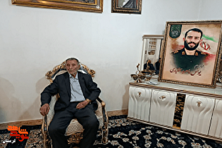 تقدیم مدال طلای آسیا به خانواده شهید «یونس ماهرو...