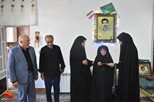 تجلیل از مادر شهید غریب بی نشان در سالروز شهادتش...