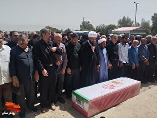 پیکر شهید «احسان ماهرو بختیاری» در گلزار شهدا...
