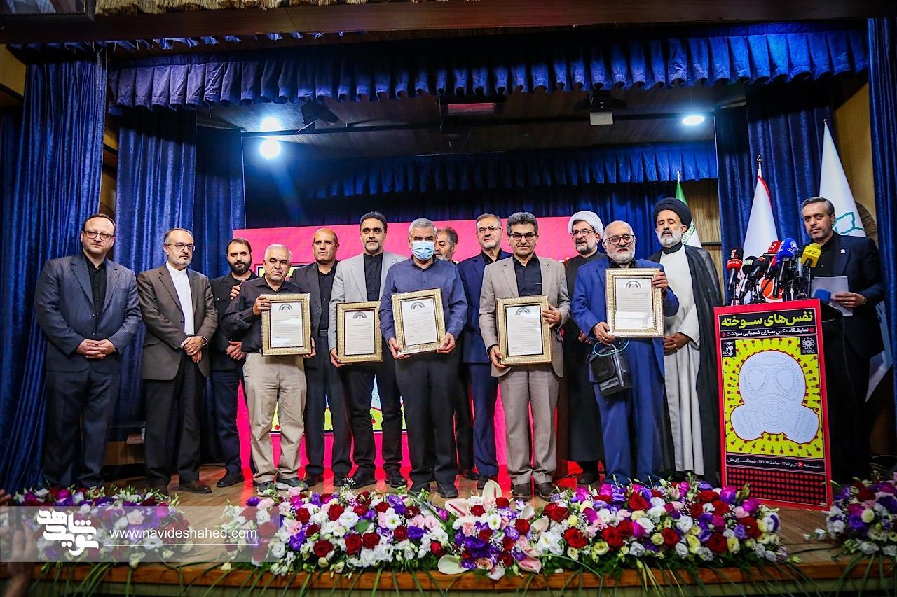 تجلیل از جانبازان شیمیایی و پزشکان معالج آنان در آیین افتتاح نمایشگاه «نفس‌های سوخته»