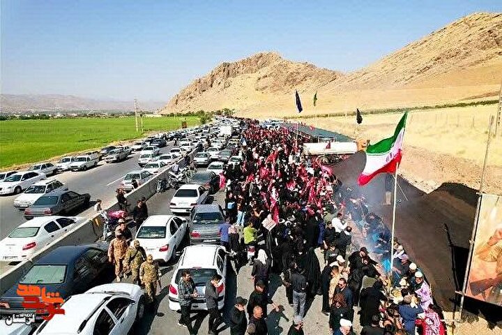 تصاویر هوایی از پیاده رویِ بی نظیر مردم خرم آباد در روز اربعین حسینی