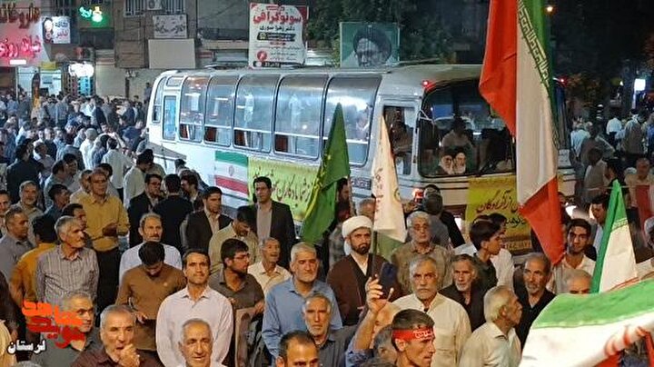 بازسازی صحنه ورود آزادگان به میهن در کوهدشت