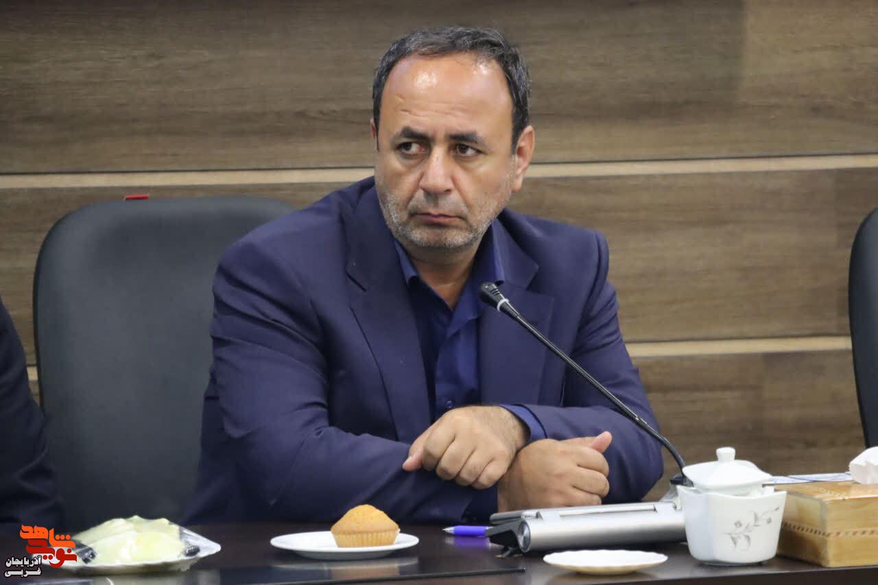جلیل از والدین و همسران شهدای کارمند در آذربایجان‌غربی