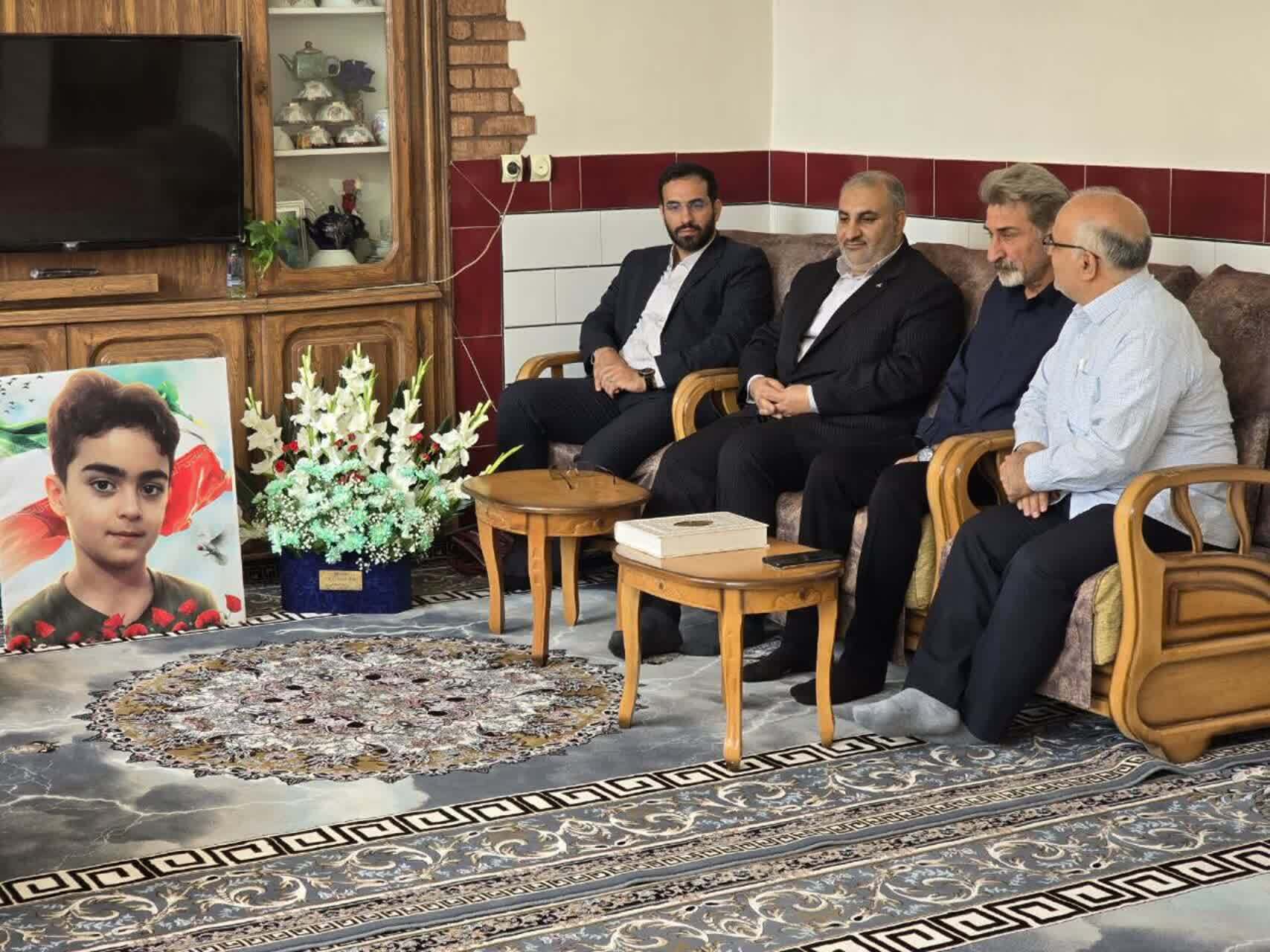 شهادت ماکان نصیری پیام مظلومیت و مقاومت ملت ایران را به گوش جهانیان رساند شهادت ماکان نصیری پیام مظلومیت و مقاومت ملت ایران را به گوش جهانیان رساند