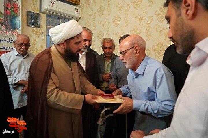 یادواره خانگی شهیدان «محمد رضا اسدی چگنی و سعید امان الهی بهاروند» برگزار...