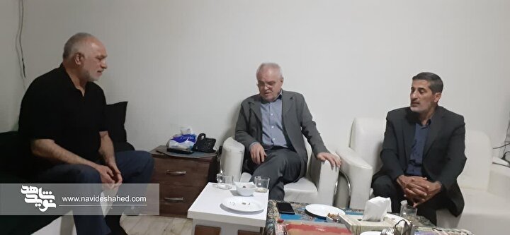 دیدار مشاور پیگیری امور خانواده شهدا و ایثارگران با جانباز دوران دفاع مقدس