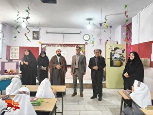 برگزاری جشن شکوفه ها در مدرسه شاهد خرم آباد
