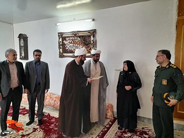 دیدار با خانواده معظم شهدا به مناسبت گرامیداشت هفته دفاع مقدس در شهرستان...