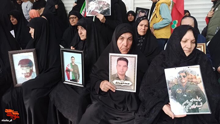 تصاویر|حضور خانواده‌های معظم شهدا در رزمایش «جان‌فدایان ایران» در شهرستان...
