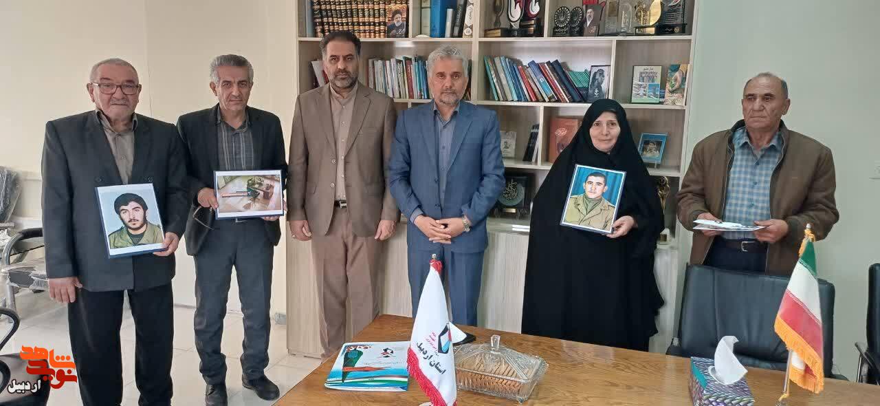 تجلیل از خانواده معظم شهدای کارمند استان اردبیل+ عکس تجلیل از خانواده معظم شهدای کارمند استان اردبیل+ عکس