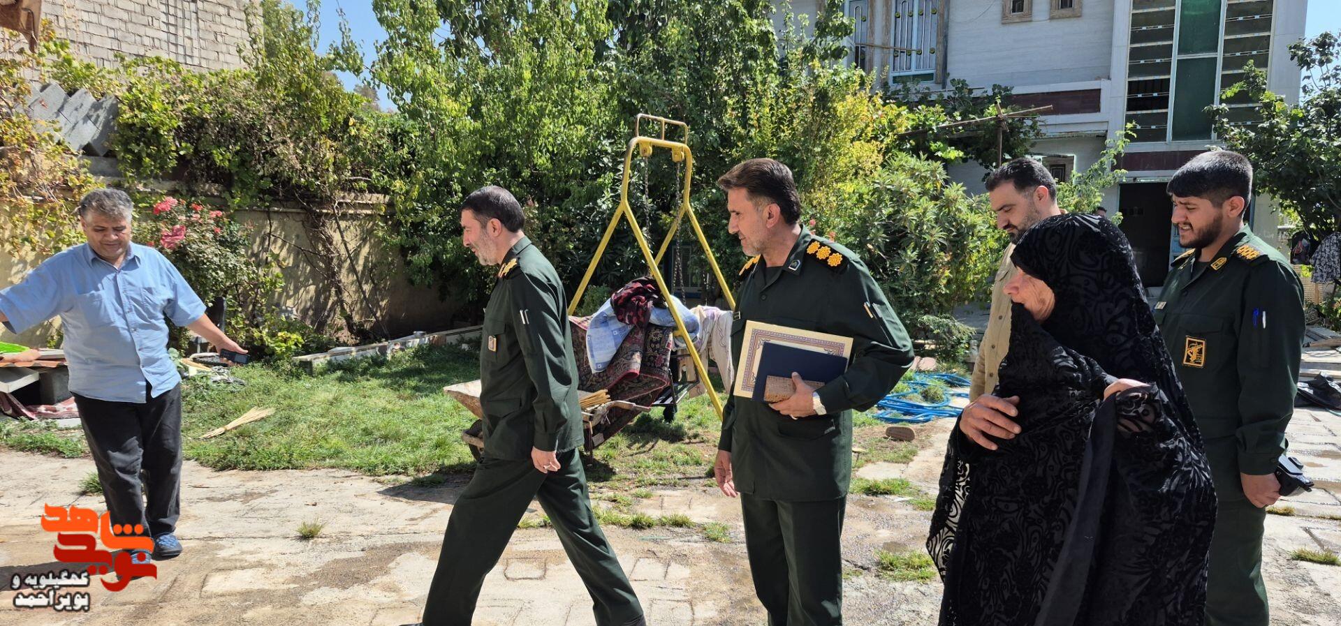 دیدار فرمانده سپاه فتح کهگیلویهوبویراحمد با خانواده شهدا دیدار فرمانده سپاه فتح کهگیلویهوبویراحمد با خانواده شهدا