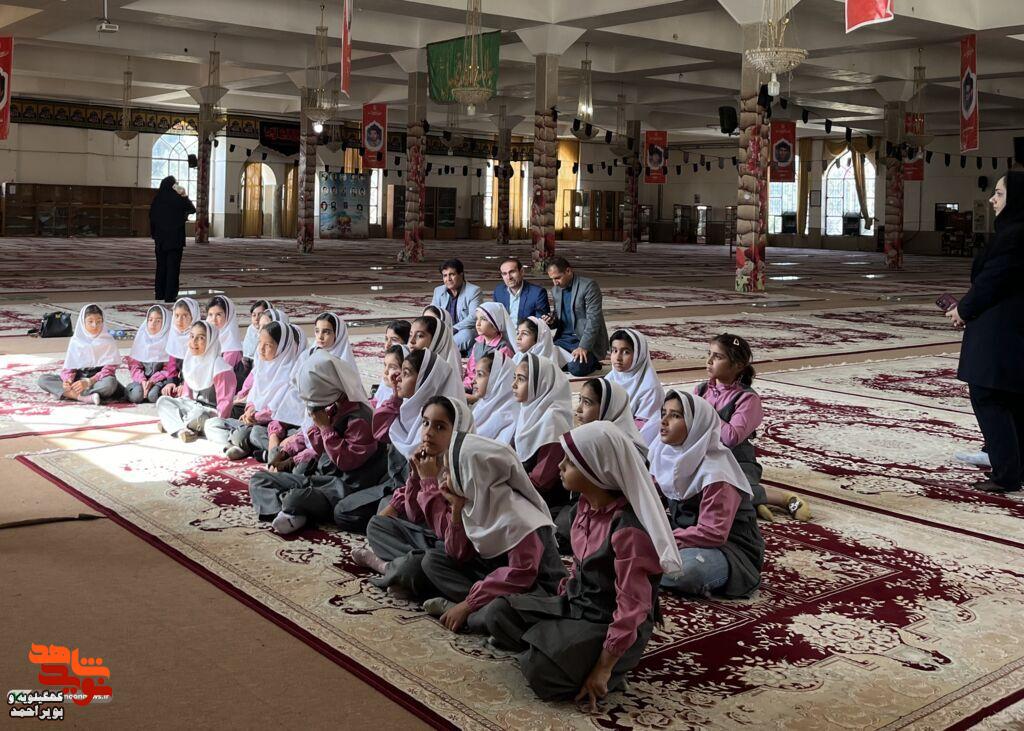 گرامیداشت نخستین روز هفته ملی کودک در گلزار شهدای یاسوج گرامیداشت نخستین روز هفته ملی کودک در گلزار شهدای یاسوج