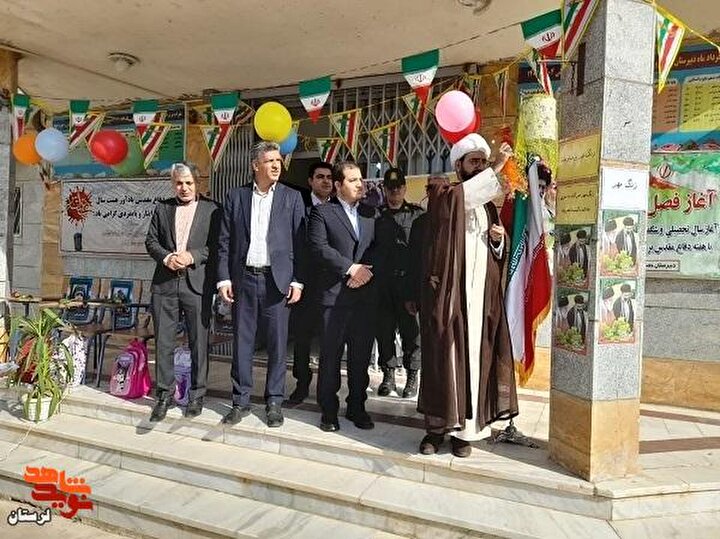 نواختن زنگ مهر، ایثار و مقاومت در شهرستان دلفان و چگنی