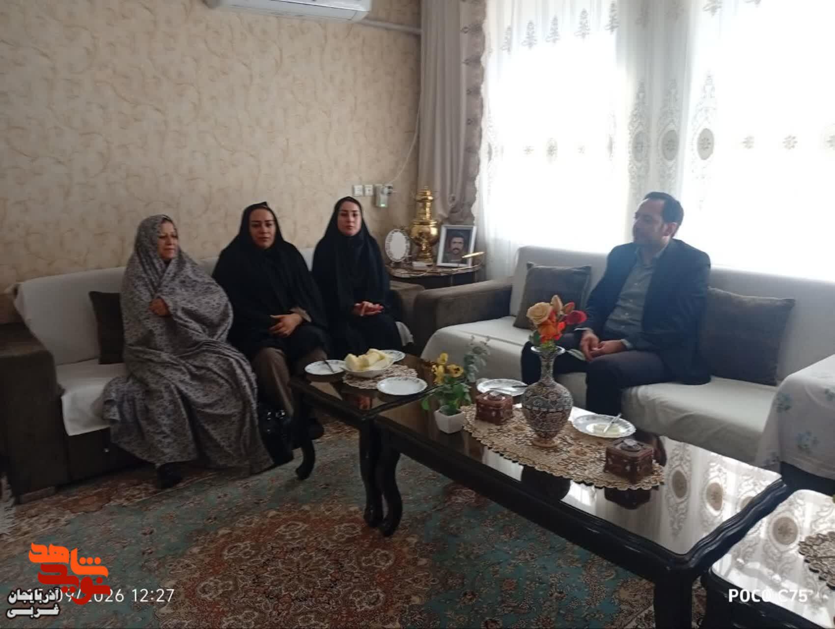 دیدار ودلجویی ازشش خانواده معظم شهدا بمناسبت گرامیداشت هفته دفاع مقدس دیدار ودلجویی ازشش خانواده معظم شهدا بمناسبت گرامیداشت هفته دفاع مقدس