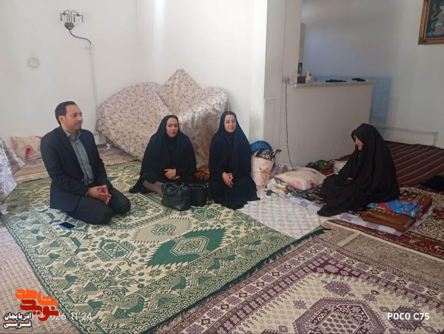 دیدار ودلجویی ازشش خانواده معظم شهدا بمناسبت گرامیداشت هفته دفاع مقدس دیدار ودلجویی ازشش خانواده معظم شهدا بمناسبت گرامیداشت هفته دفاع مقدس