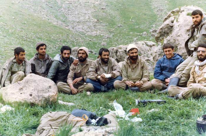 منطقه عملیاتی والفجر 10 سال 1366 - مریوان - رزمندگان بهداری لشکر 17