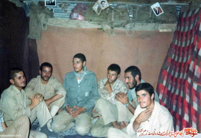 از چپ: حسن صفی زاده - عبدالله صداقت - شهید عباس حبیبی - شهید علیرضا قربانلی - محمود نیک نژاد - محمود عارفی