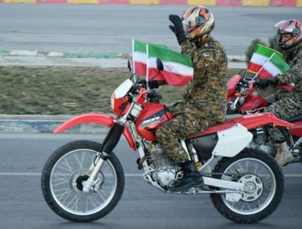 گزارش تصویری از آغاز برنامه های دهه مبارکه فجر در استان و شهرستان ها