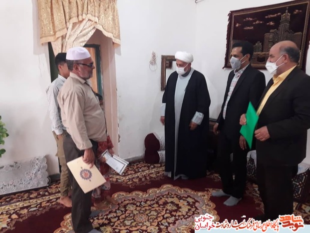 دیدار مدیرکل بنیادشهید و امور ایثارگران با خانواده شهدا