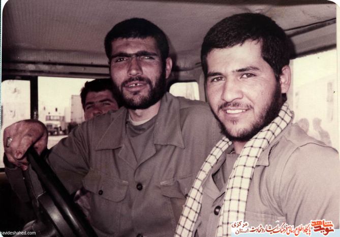 از چپ: شهید احد علیپور - مجتبی علایی